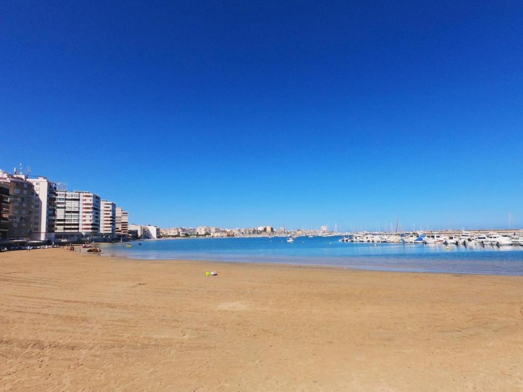 Apartamento En Torrevieja A 50M Playa Dış mekan fotoğraf
